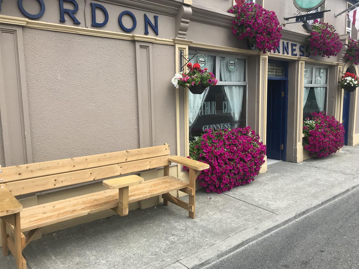 Gordon'S Guesthouse Loughrea Eksteriør bilde